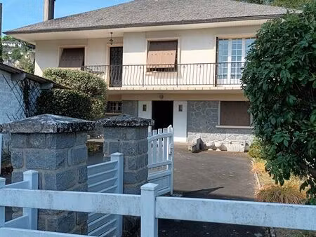 maison individuelle sur sous-sol 95m2 + 2 pièces en sous-sol  chauffage fioul + insert boi