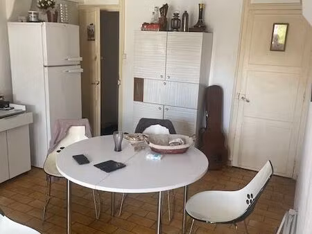 maison de 4pièces avec cour et chai