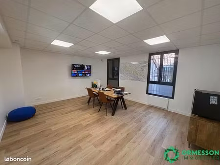 local 111 m² epinay sur seine