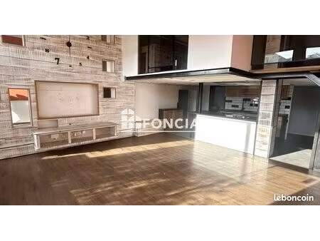local/appartement beaux volumes cogolin