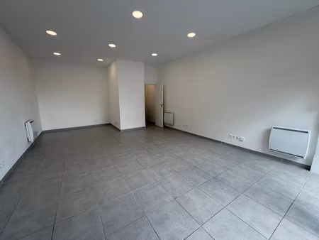 location locaux professionnels 2 pièces 40 m² à denain (59220)  565 €