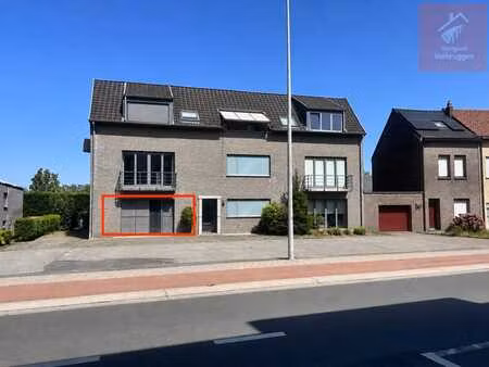 modern instapklaar gelijkvloers appartement met 2 slpk  t...