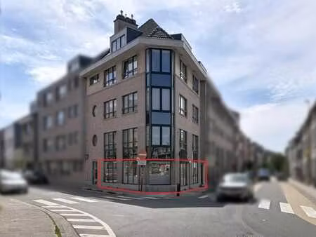 local commercial (rez-de-chaussee)