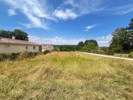 vente terrain 1000 m² à fontcouverte (17100)  96 300 €