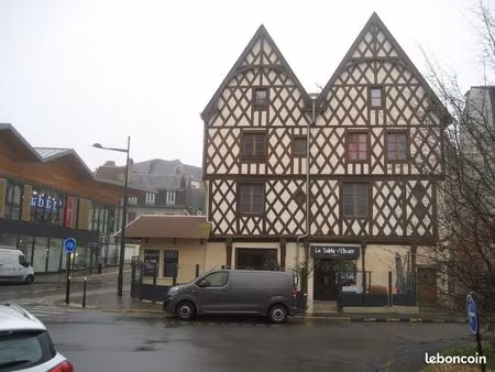 appartement f2 triplex centre bourges (avaricum)
