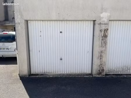 garage/box 15 m² bourges