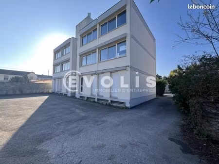 bureau 55 m²