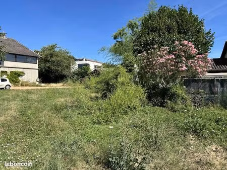 terrain 740 m² anse