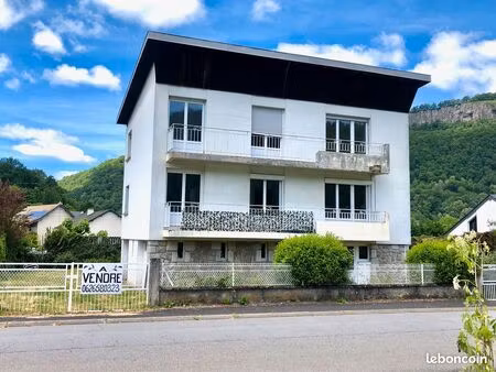 immeuble 2 appartements et 1 studio