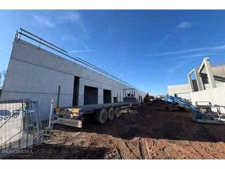 unités pme neuves de 864 m² avec mezzanine de 283 m²  em...