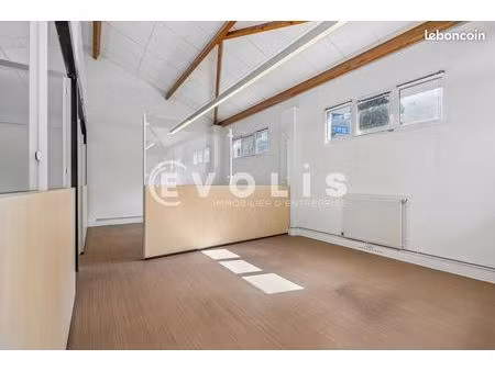 bureaux 76 m²