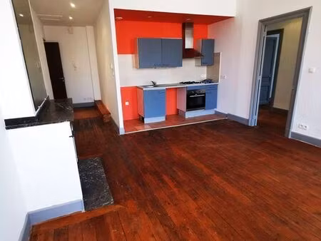 appartement 4 pièces (t4) de standing en centre ville