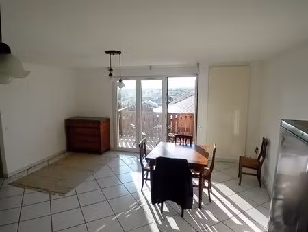 appartement lumineux de 4 pièces (83 m²)  péron 01630