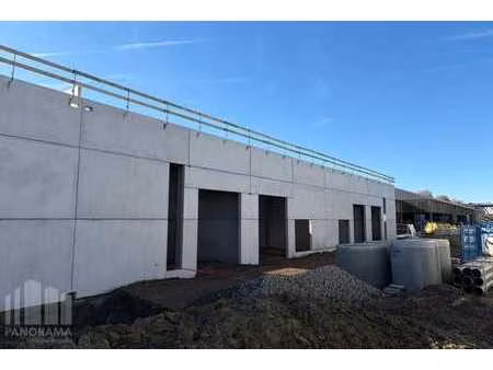 unités pme neuves de 216 m² avec mezzanine de 70 m²  empl...