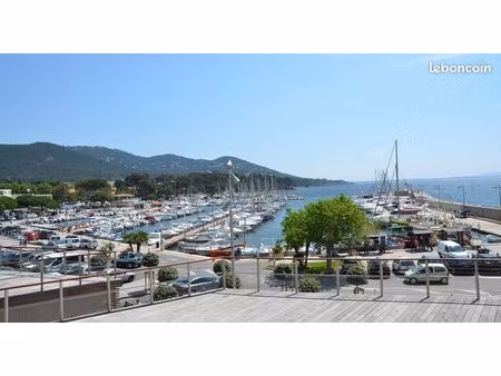 local commercial port de carqueiranne