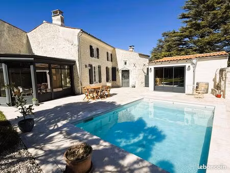 maison charentaise rénovée avec piscine - 168 m² habitable - entre saintes et royan