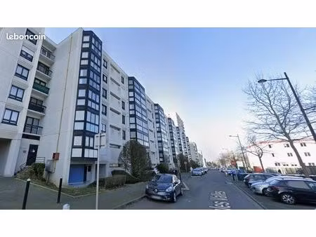location 3 pièces appartement actuellement rafraichi disponible fin juillet 2026