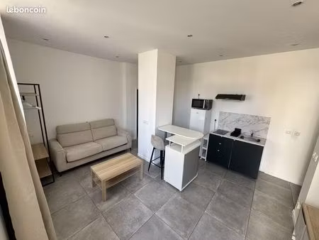 studio 1 pièce 26 m²