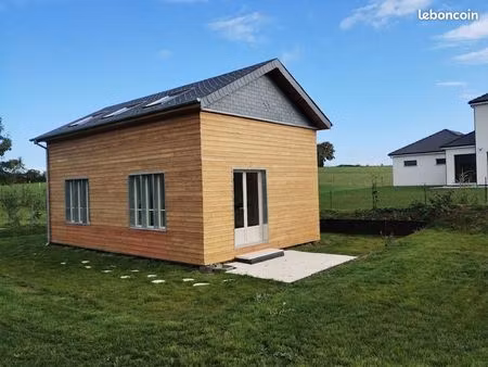 maison lumineuse avec jardin à louer