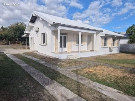 maison f4 st gilles les bains proche plage