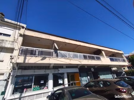 local 150 m² saint-benoît