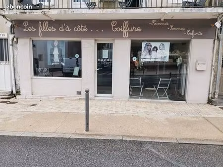 local commercial 55.6m² 49 rue villeneuve la rochelle. disponible à ce jour