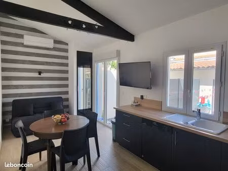 f2 150 mètres plage et commerces balcon sud