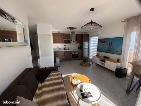t2 meublé-balcon-box fermé (garage)– avenue 83