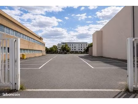 parking/box 313 m² la rochelle
