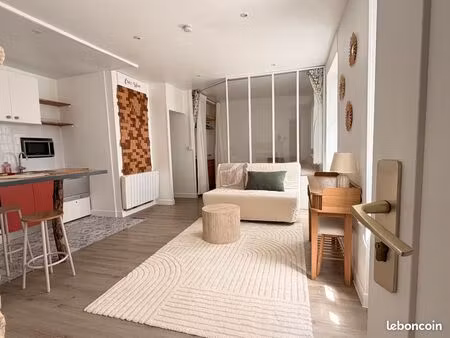 charmant t1 bis meublé – rue calme quartier st-nicolas – la rochelle