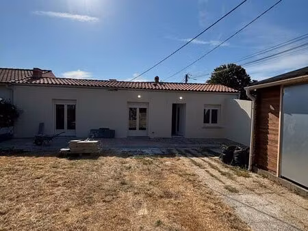 maison 3 chambres entièrement rénovée à louer