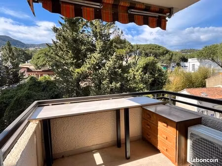 t2 lumineux 44m2 refait à neuf - balcon vue dégagée - cavalaire sur mer