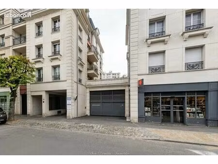 place de parking sécurisée – rer d / métro 8 – maisons-alfort