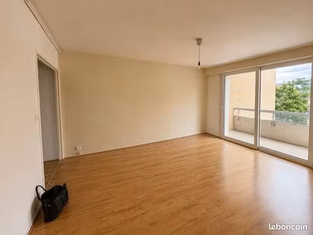 t2 49 27 m² avec balcon  parking et cave – ascenseur – périgueux