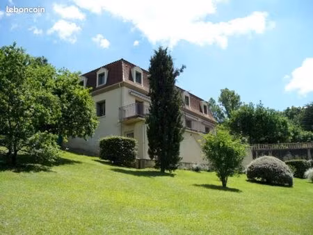 maison 7 pièces 180 m²