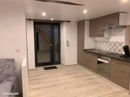 à louer – duplex meublé d’environ 50 m² au sol (25 m² par niveau)