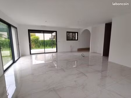 maison neuve à louer (3ch + garage)