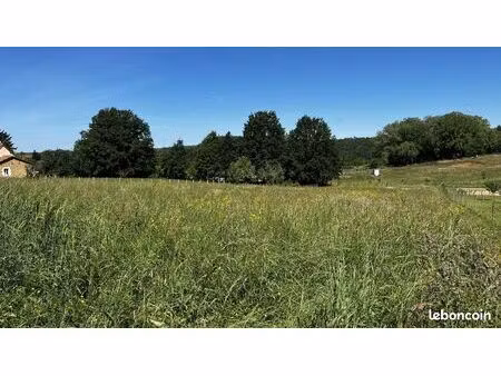 terrain 3 353 m² beauregard et bassac