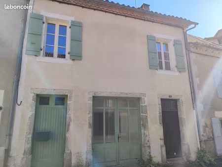 maison de village mitoyenne de 90 m² avec terrain de 173 m² et puits