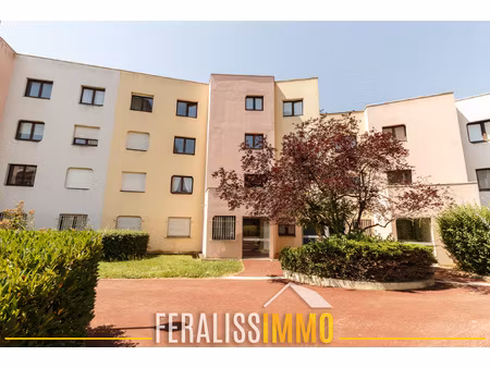 appartement f2 avec balcon  parking et cave - emplacement r