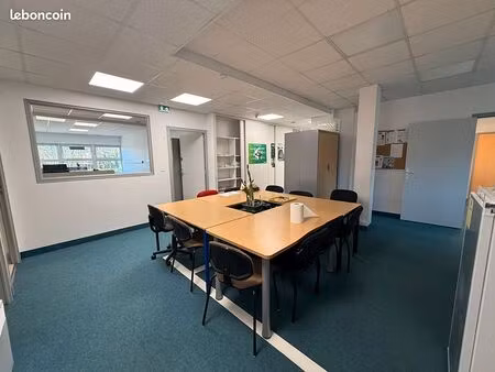 bureaux 144 m² langueux