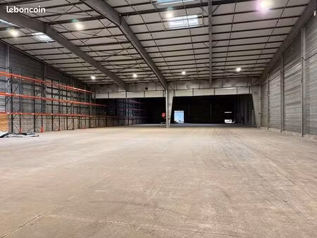 entrepôt 2765 m² plaintel
