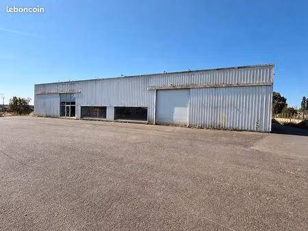 local 750 m² graces