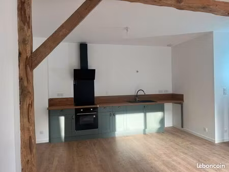 t2 neuf 50 m² – centre de broons – rdc – parking – 570 /mois
