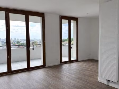 t2 neuf avec grande loggia l14