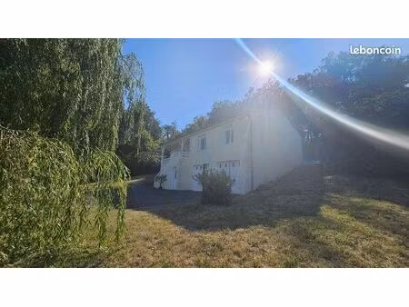 maison familiale entièrement rénovée de 150 m² sur 1 500 m² de terrain