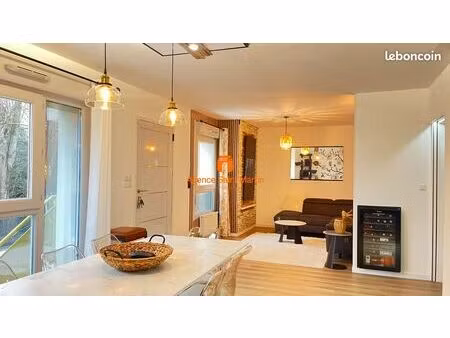 quartier des alexis  appartement t4 avec terrasse et jardin
