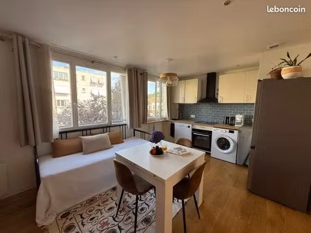 vieux saint-maur : 50 m² rénovés  2 chambres  balcon  coup de cœur