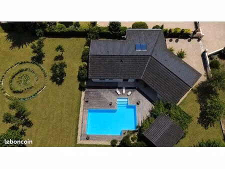 maison 8 pièces 150 m²