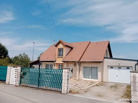 maison familiale de 117 m² sur terrain de 689 m² - pouilley les vignes